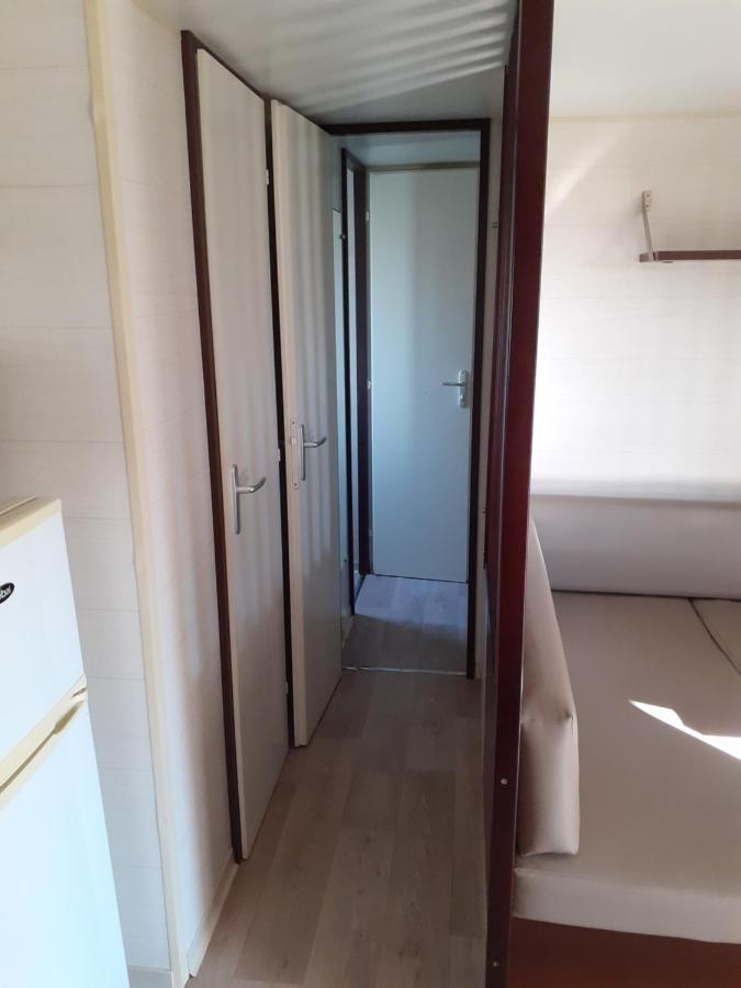 Mobilhome Agreable Sans Draps Ni Serviettes Пор-ла-Нувел Екстериор снимка
